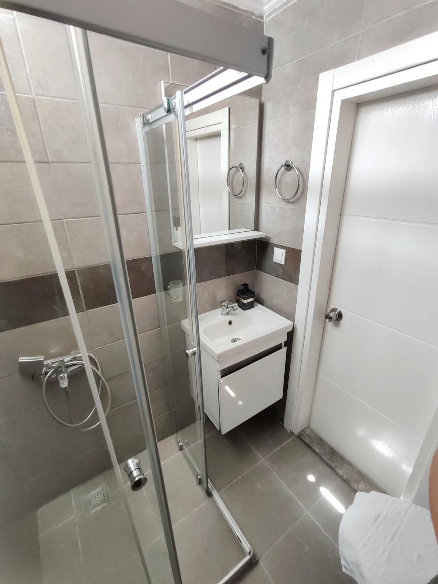 R House Hotel 3*
